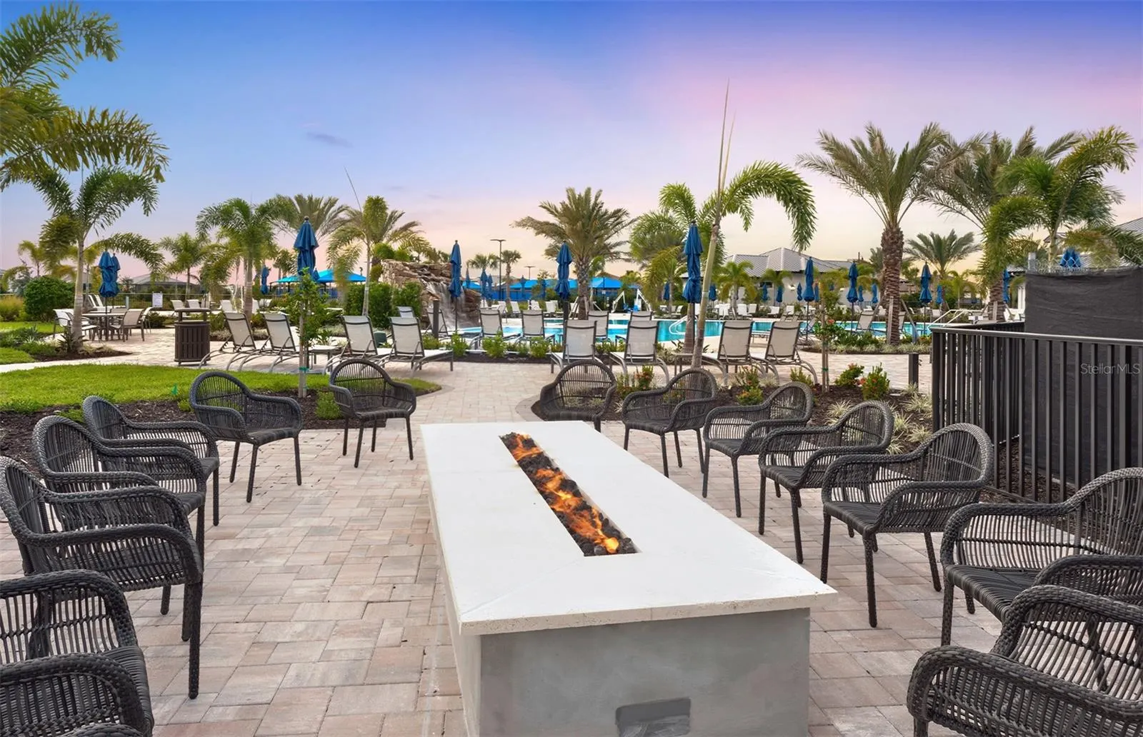6090 SAWGRASS LAKE CT