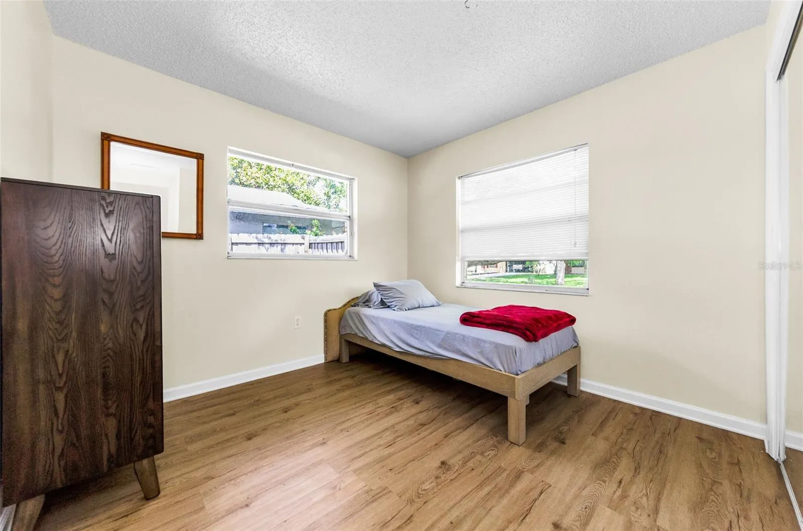 2274 MARSHA DR