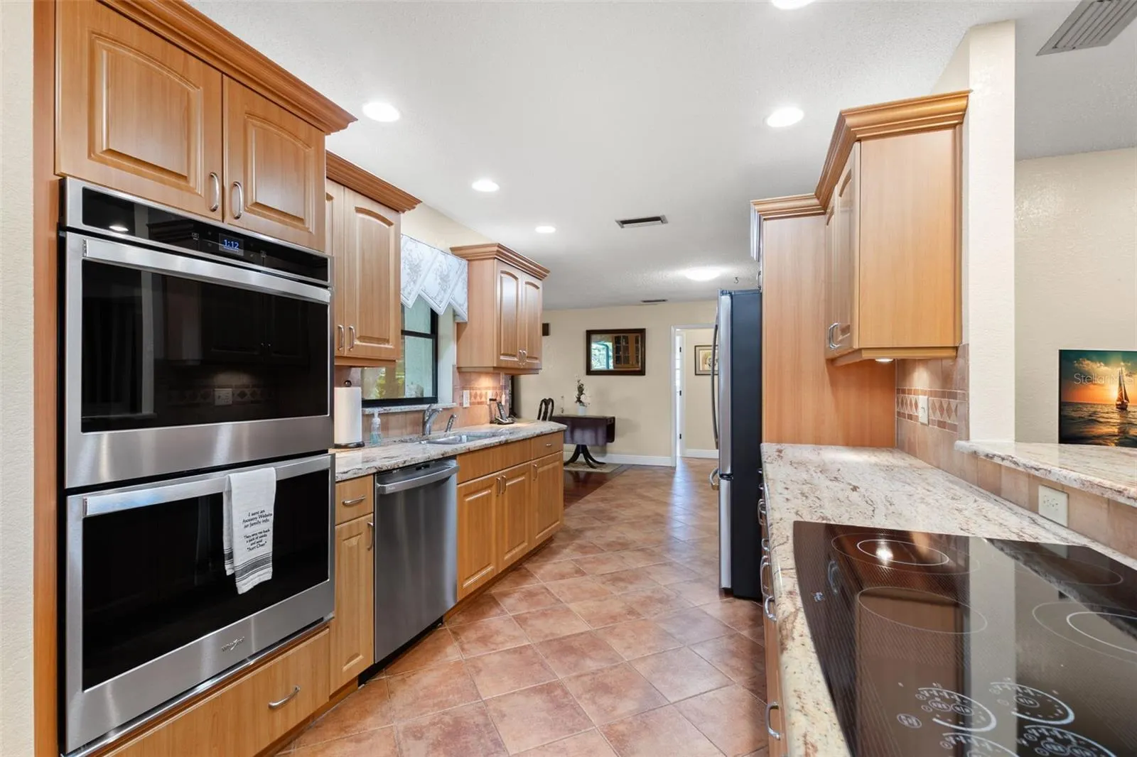 214 WOODLAND CT