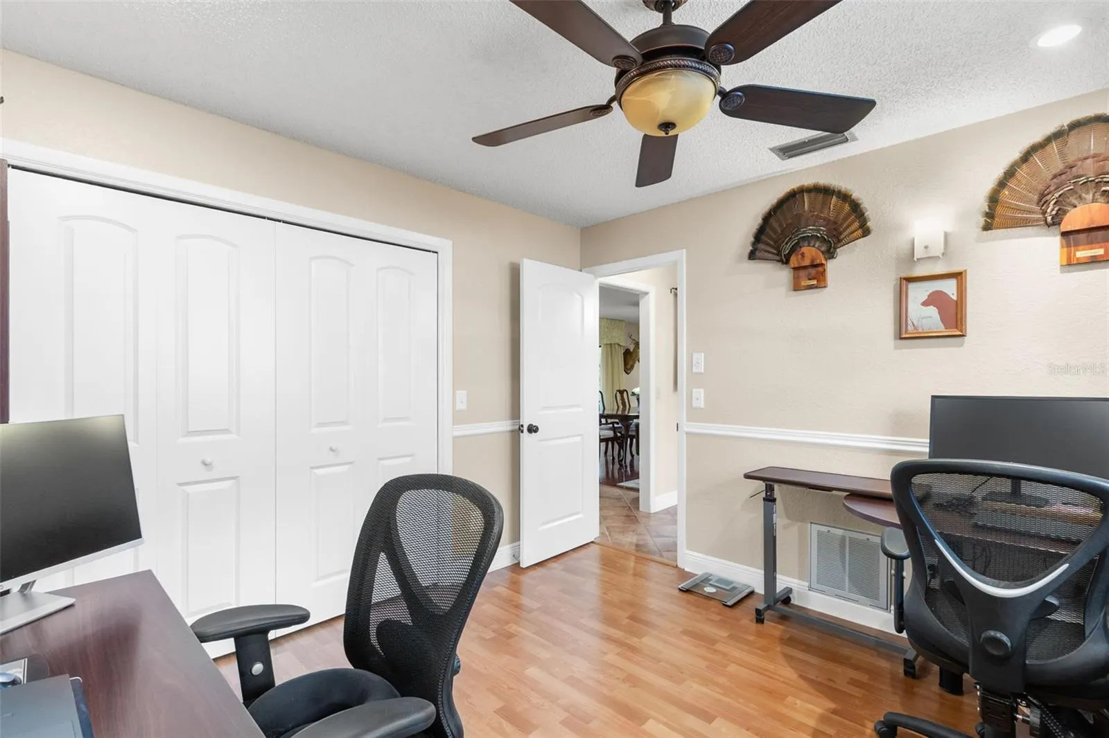 214 WOODLAND CT