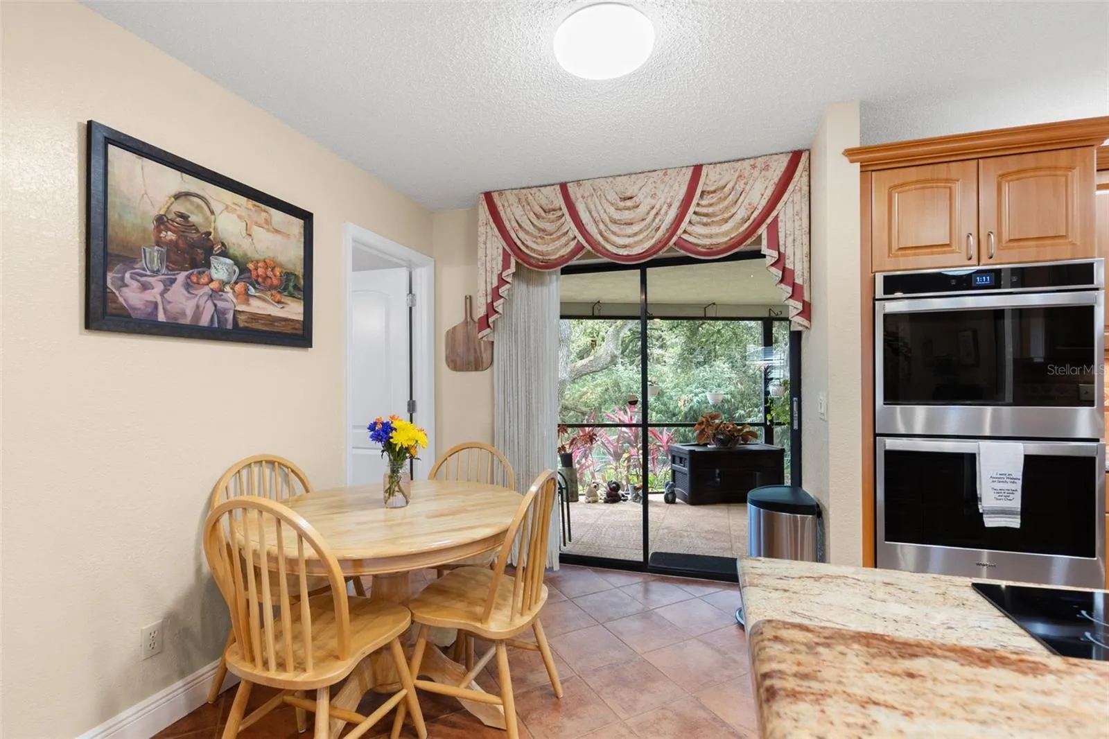 214 WOODLAND CT