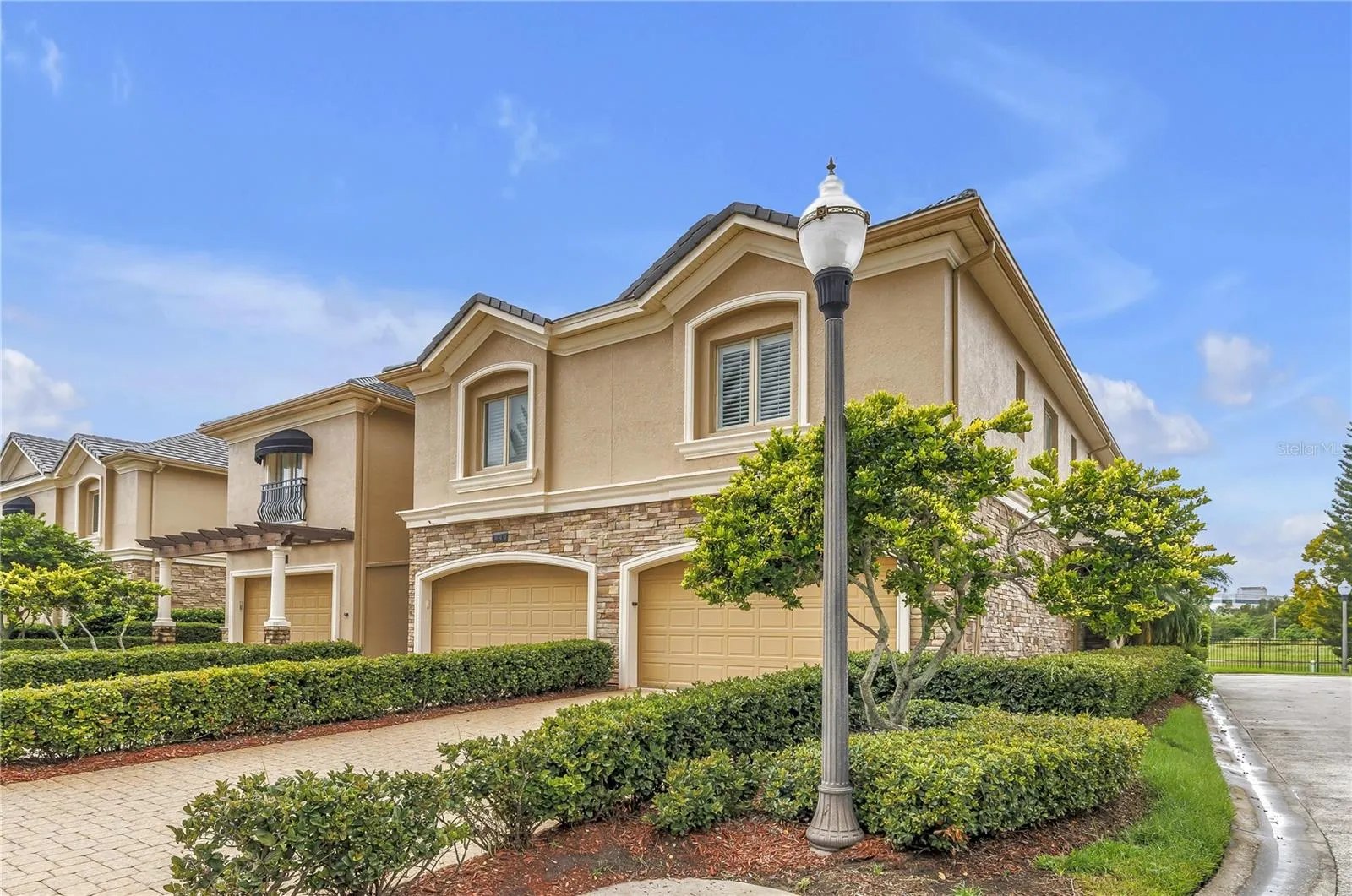 648 SAXONY BLVD