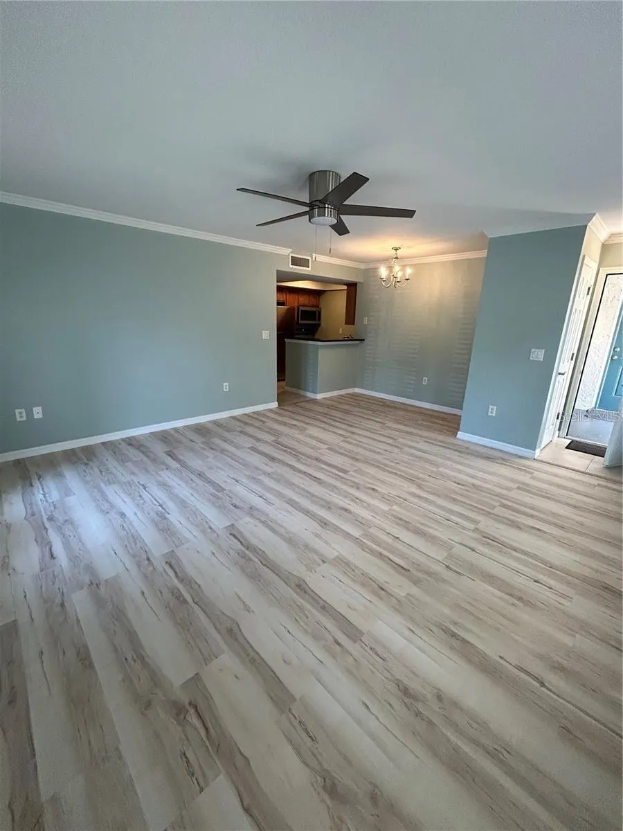 712 LYNDHURST ST #301, #301