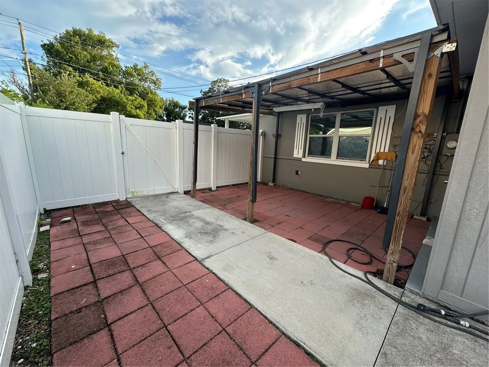 2121 W POWHATAN AVE