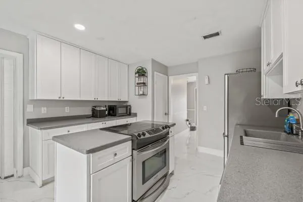 2536 LAKE ELLEN CIR