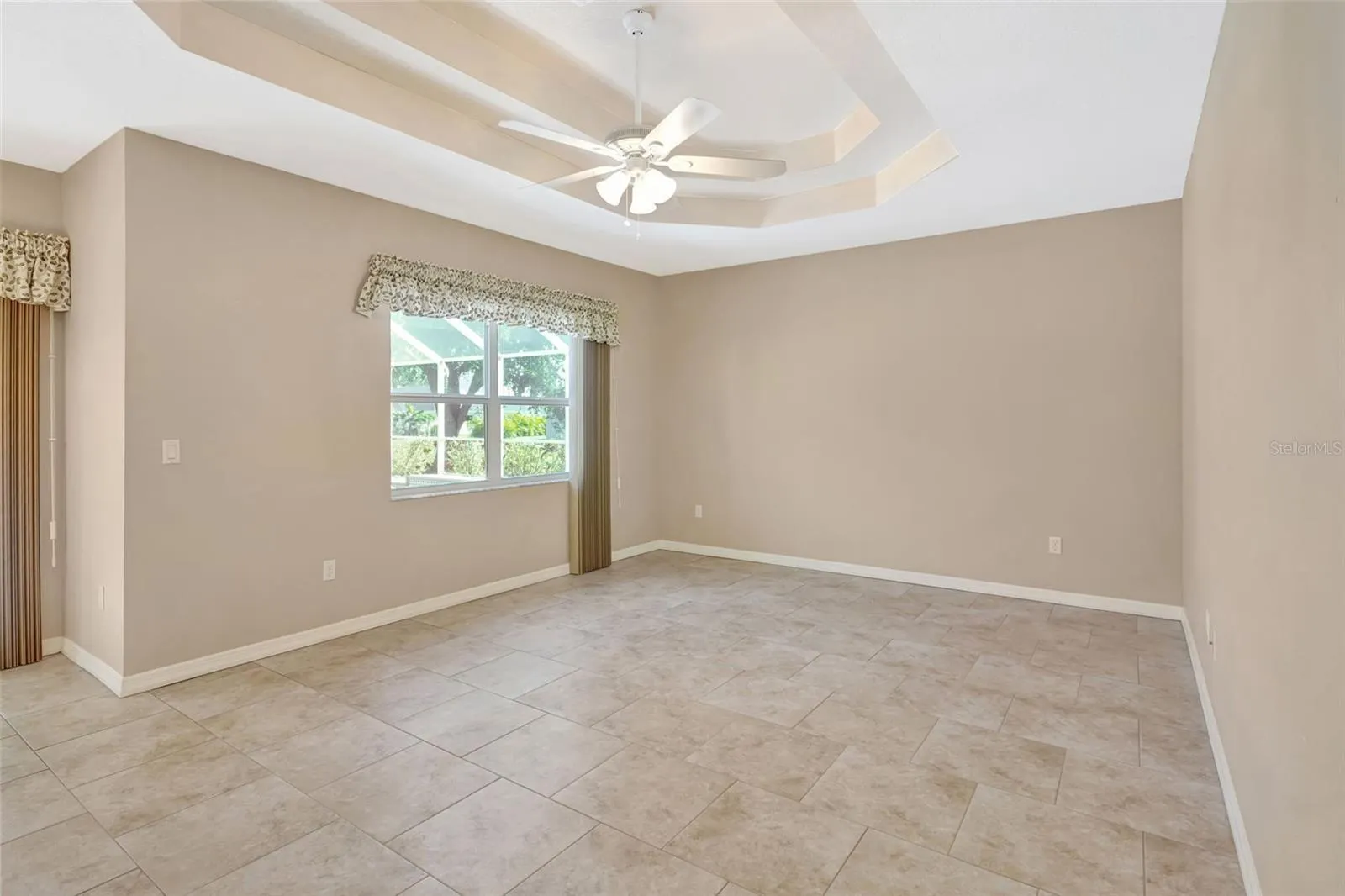 2450 RIO DE JANEIRO AVE