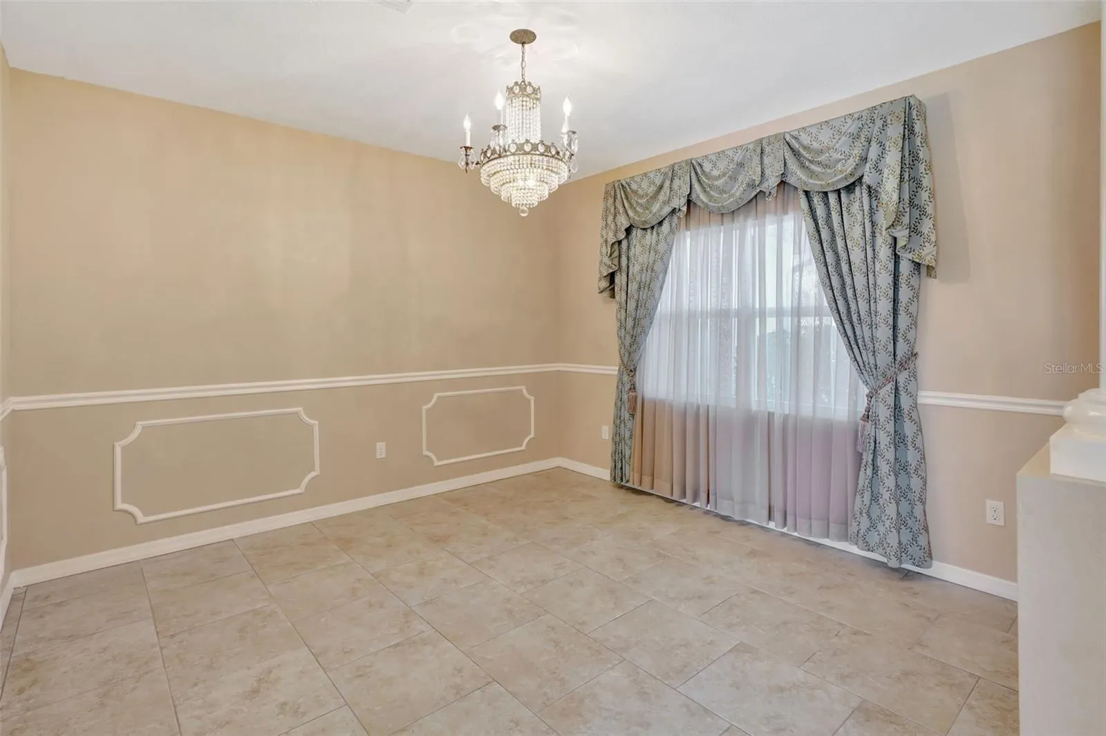 2450 RIO DE JANEIRO AVE