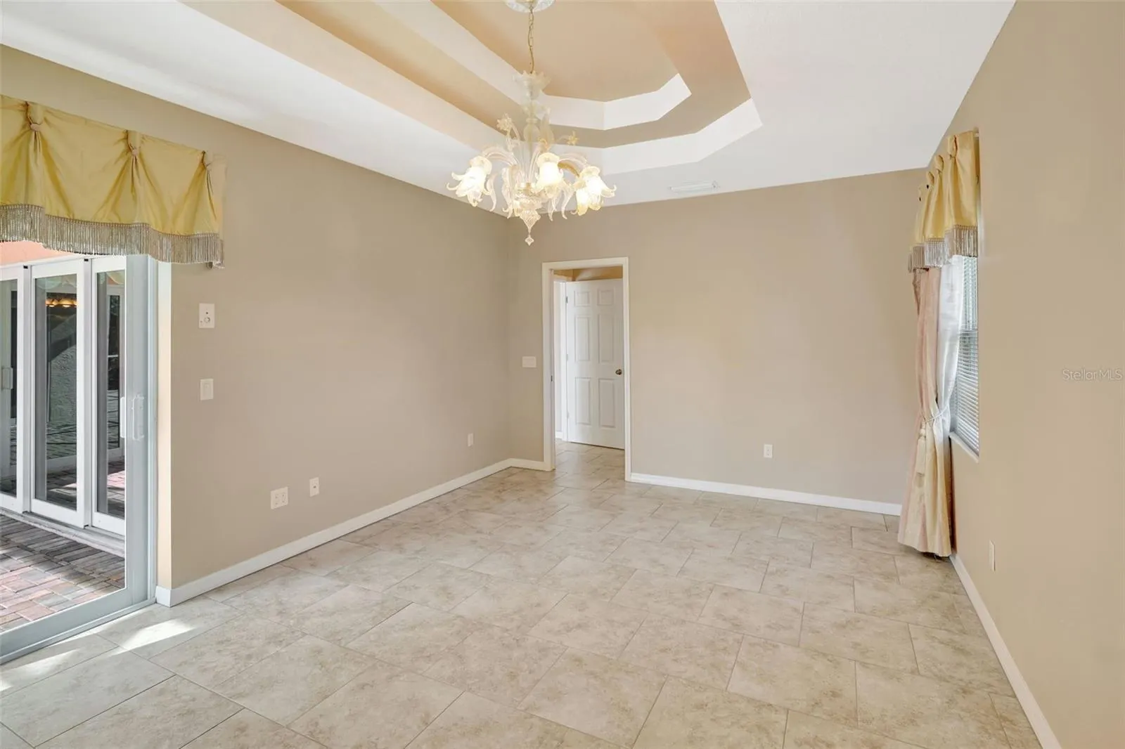 2450 RIO DE JANEIRO AVE