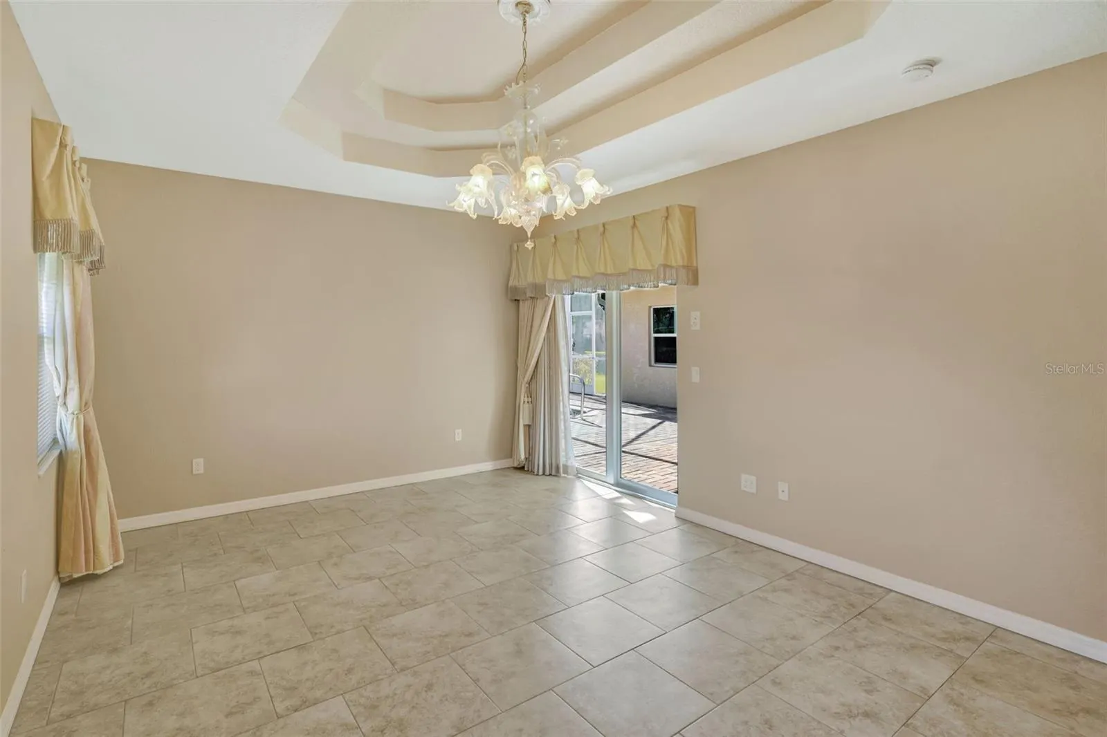 2450 RIO DE JANEIRO AVE