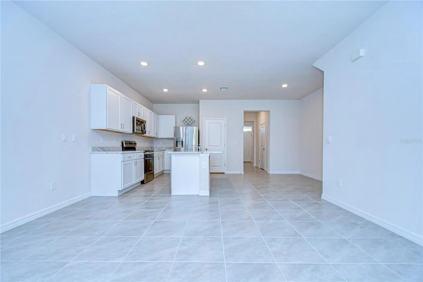 11818 DAVIS DR