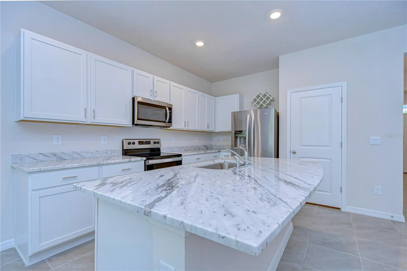 11818 DAVIS DR