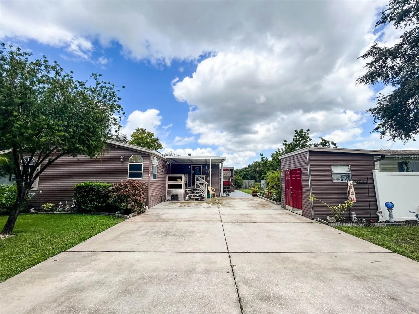 10423 GOSHAWK DR