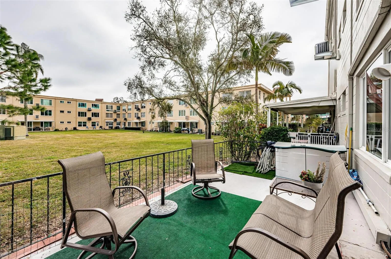 2071 AUSTRALIA WAY W #17, #17