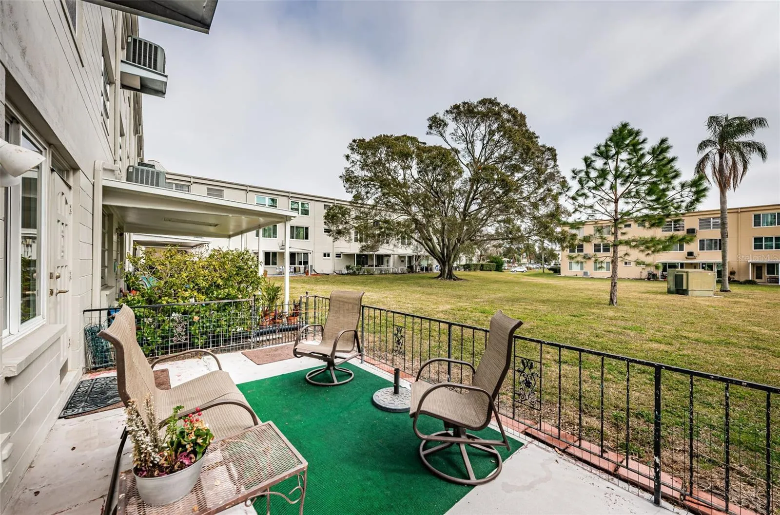2071 AUSTRALIA WAY W #17, #17