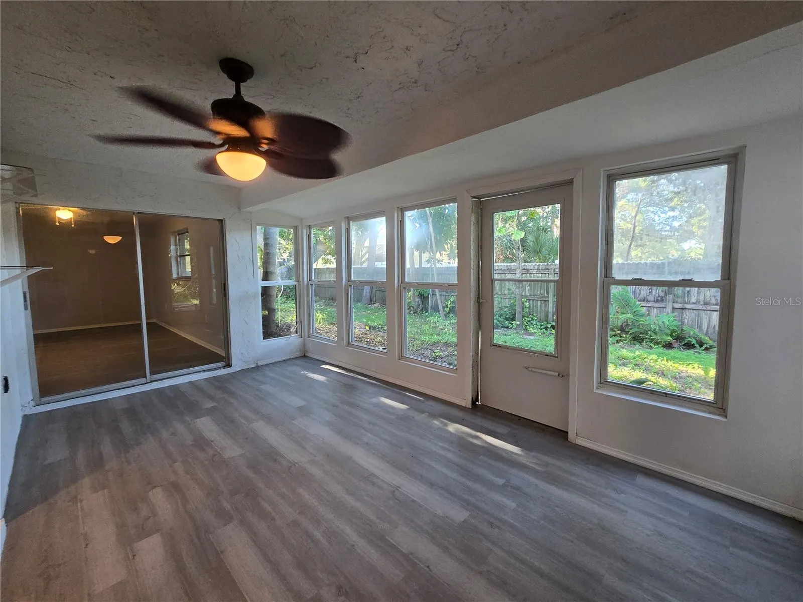 4039 AUDUBON DR