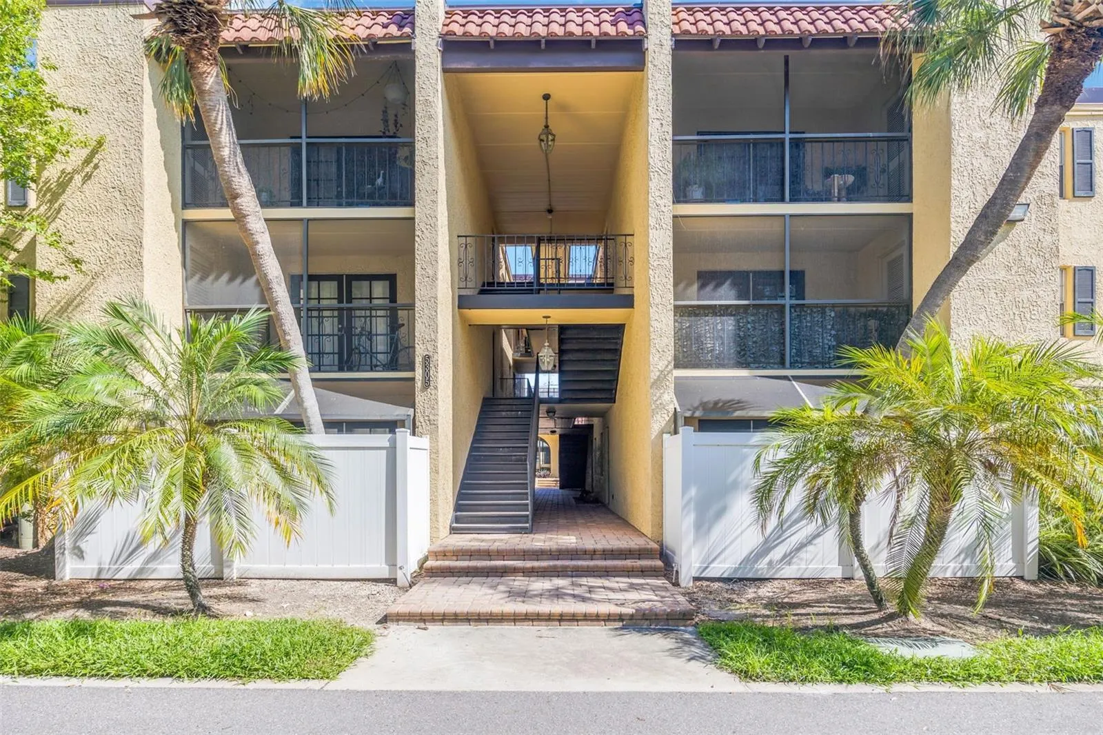 5305 SAN SEBASTIAN CT #127, #127