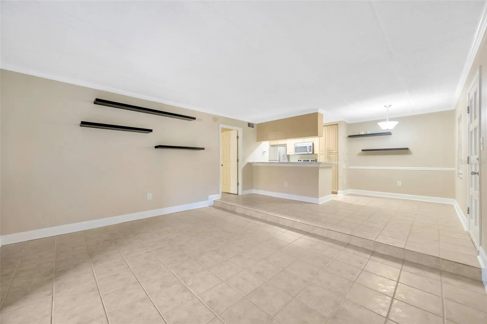 5305 SAN SEBASTIAN CT #127, #127