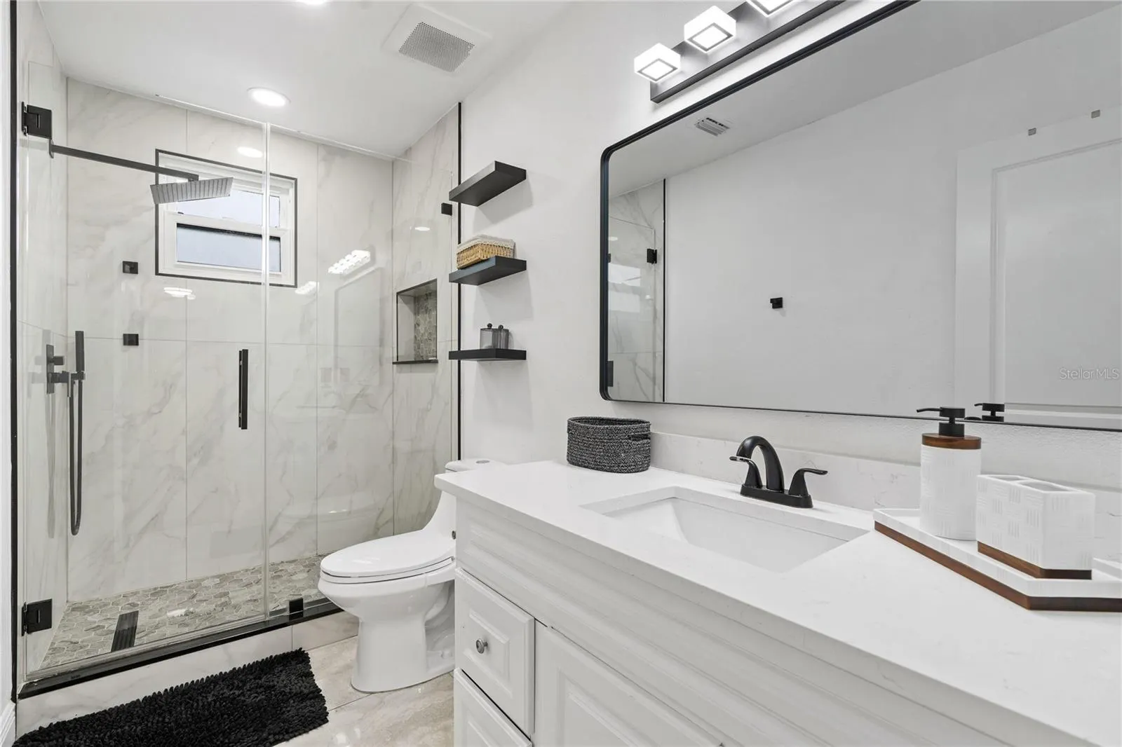 4104 CANOGA PARK DR