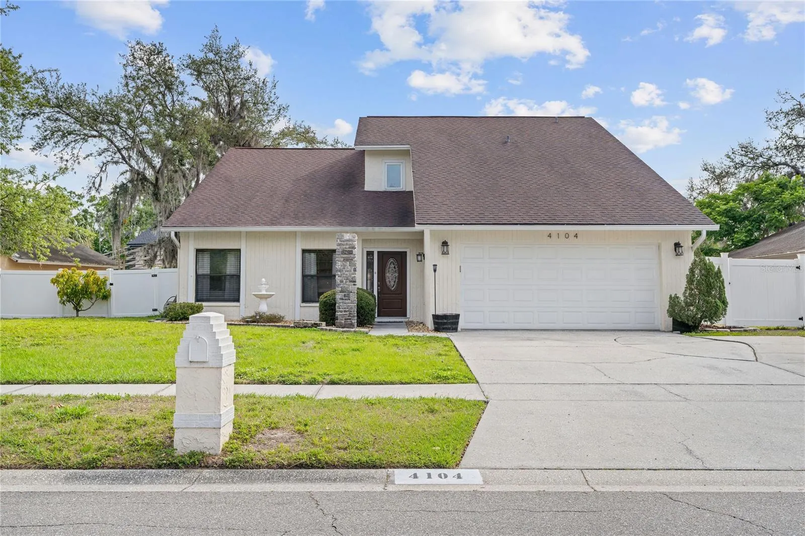 4104 CANOGA PARK DR