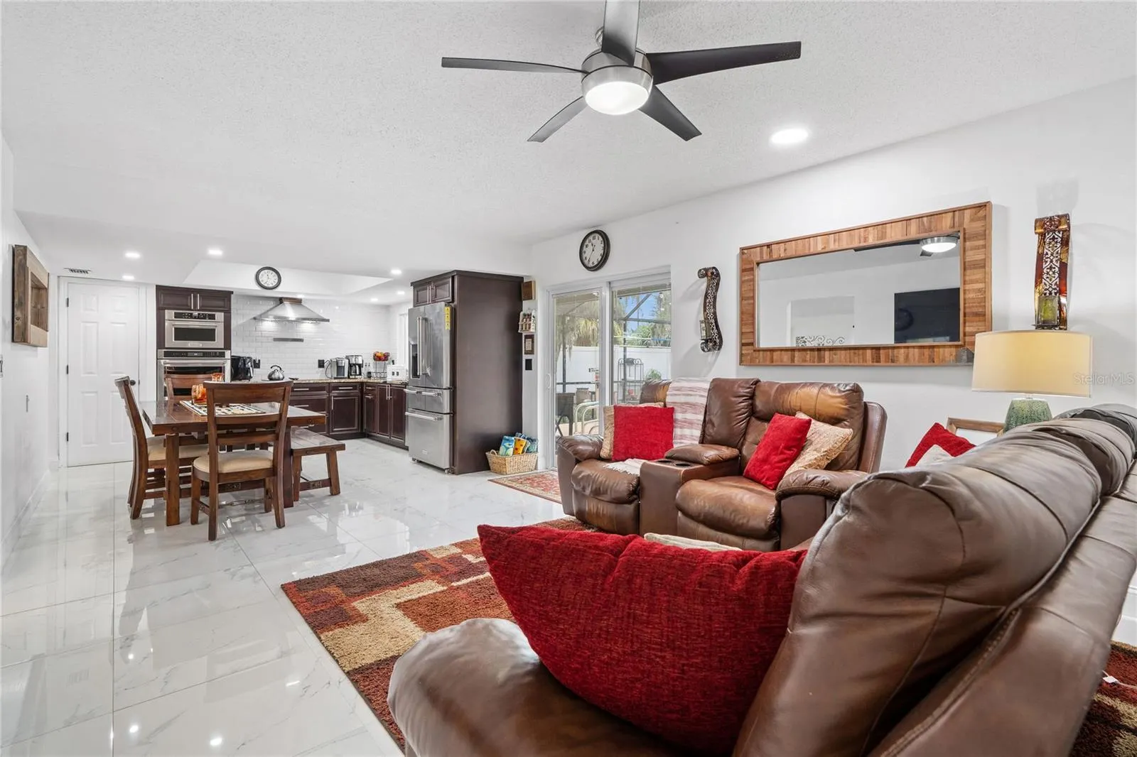 4104 CANOGA PARK DR
