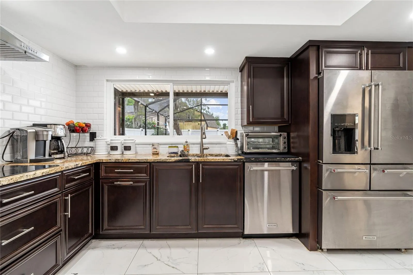 4104 CANOGA PARK DR