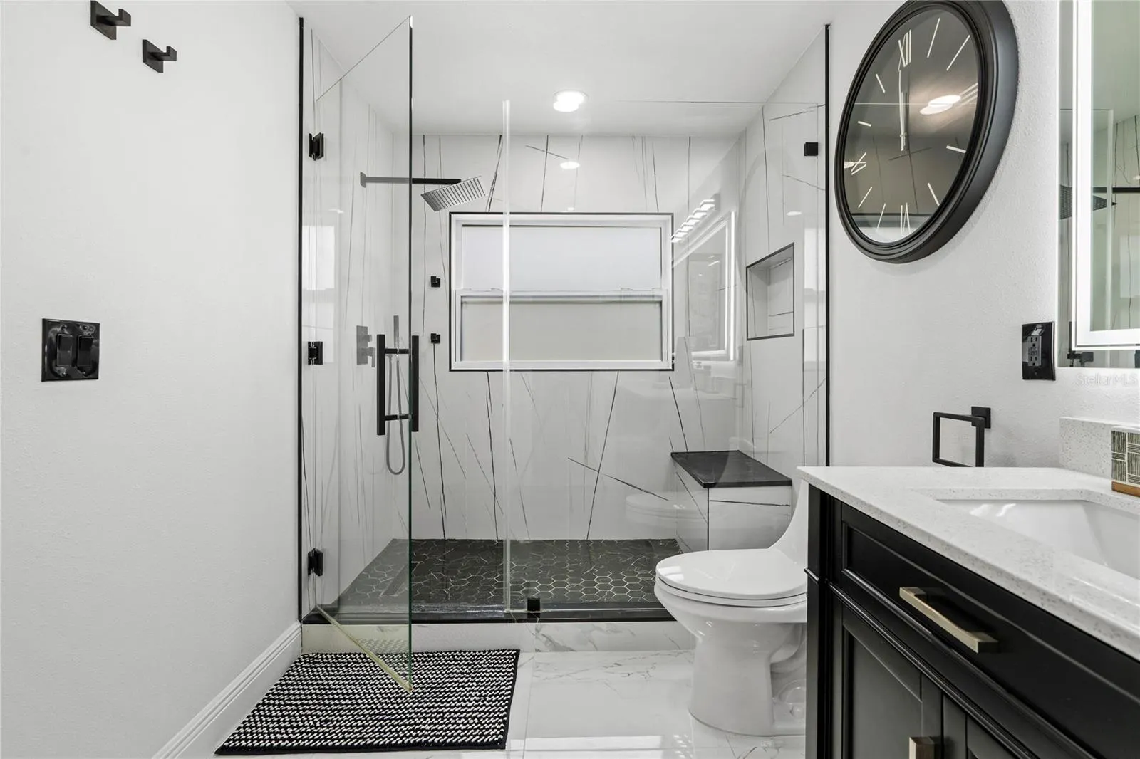 4104 CANOGA PARK DR