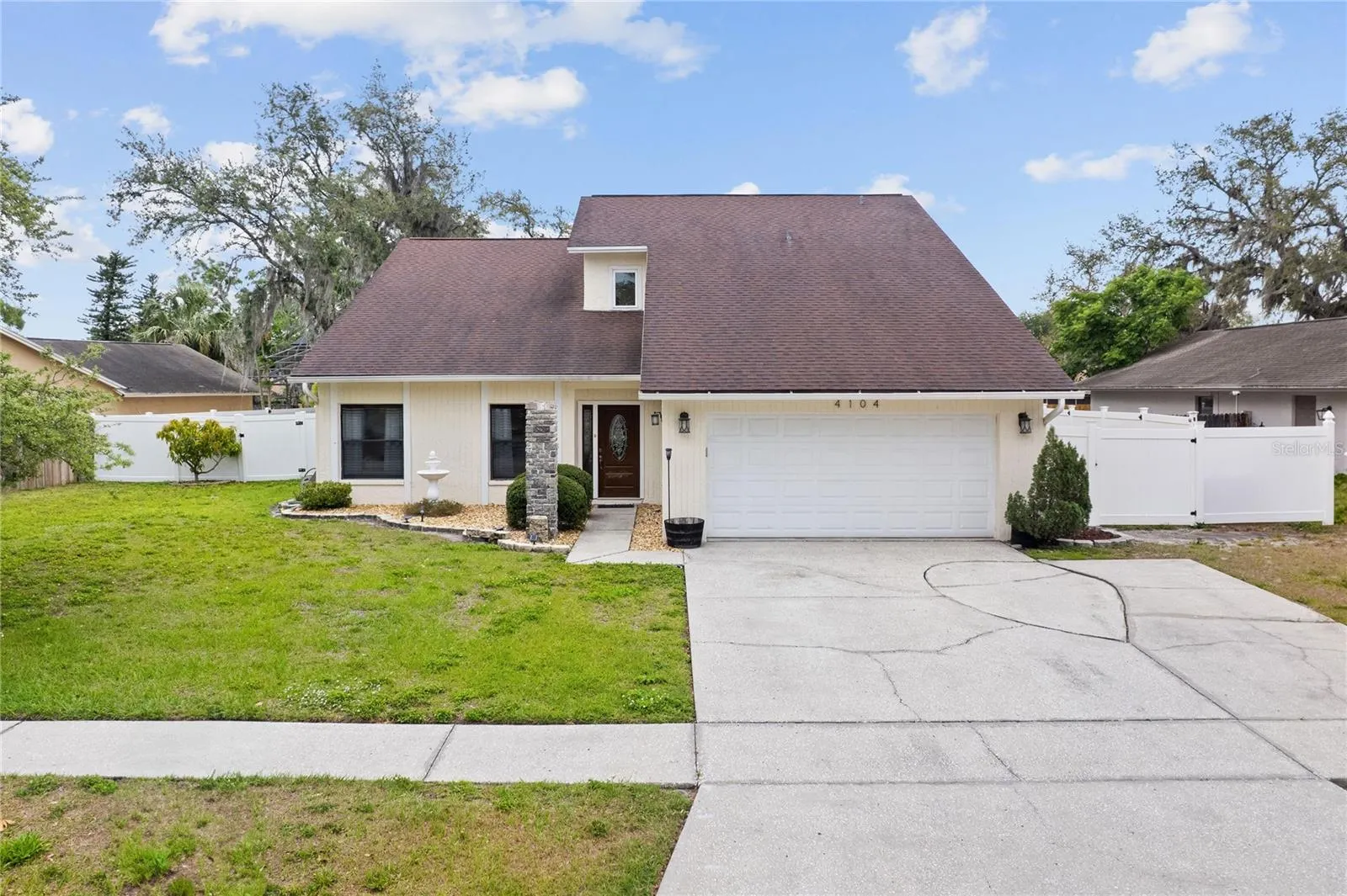 4104 CANOGA PARK DR