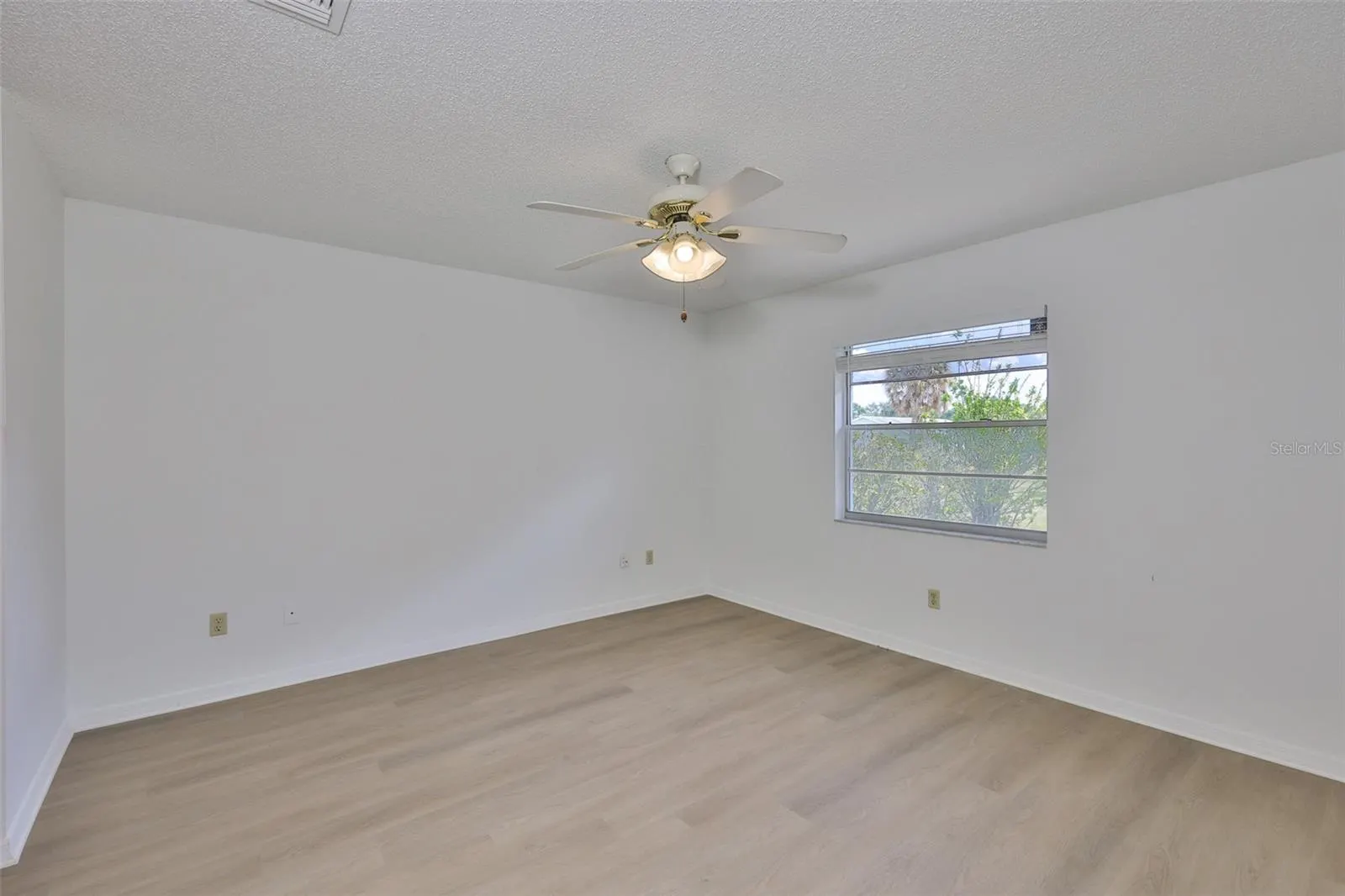 1219 WILD FEATHER LN