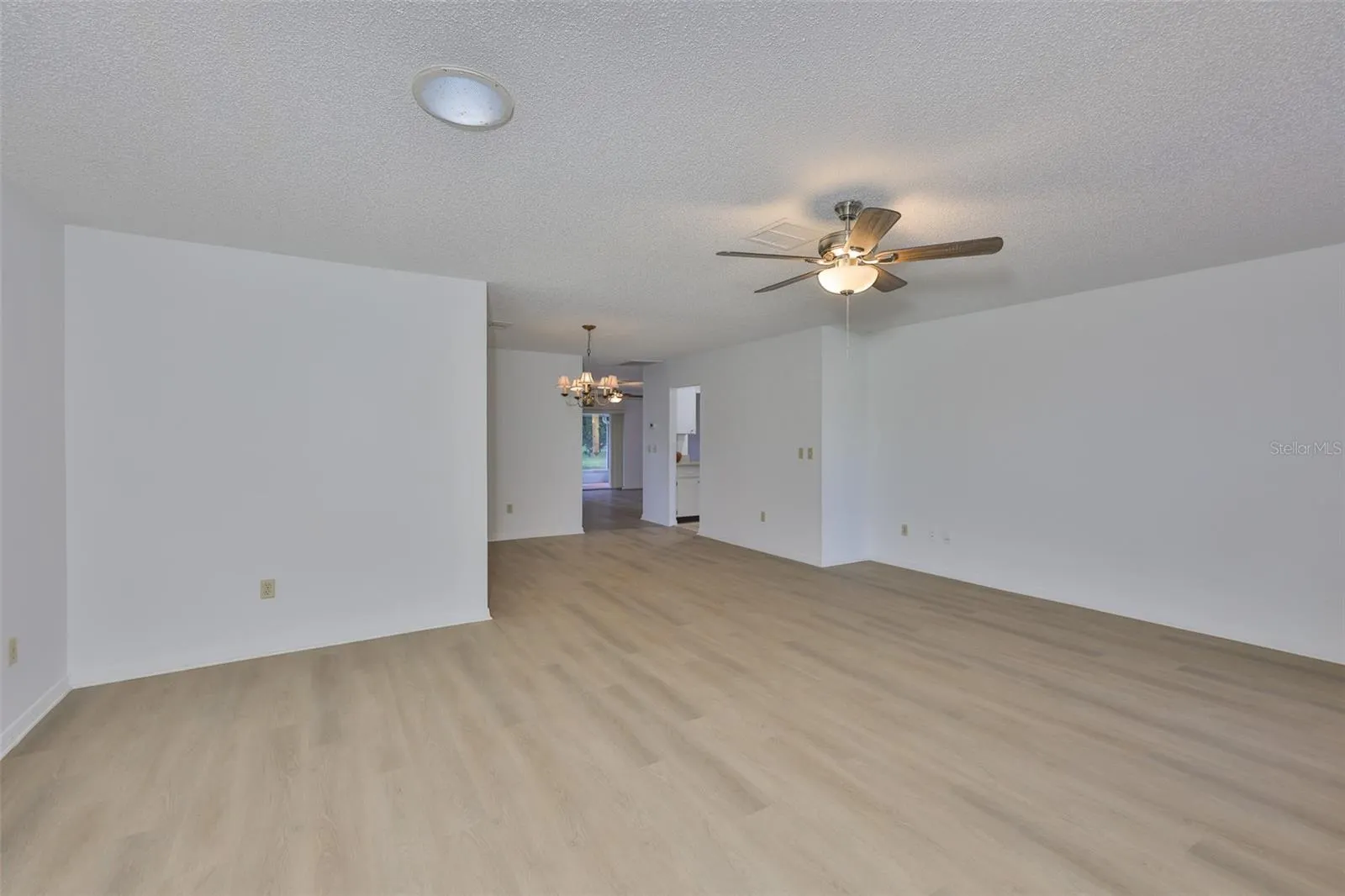 1219 WILD FEATHER LN