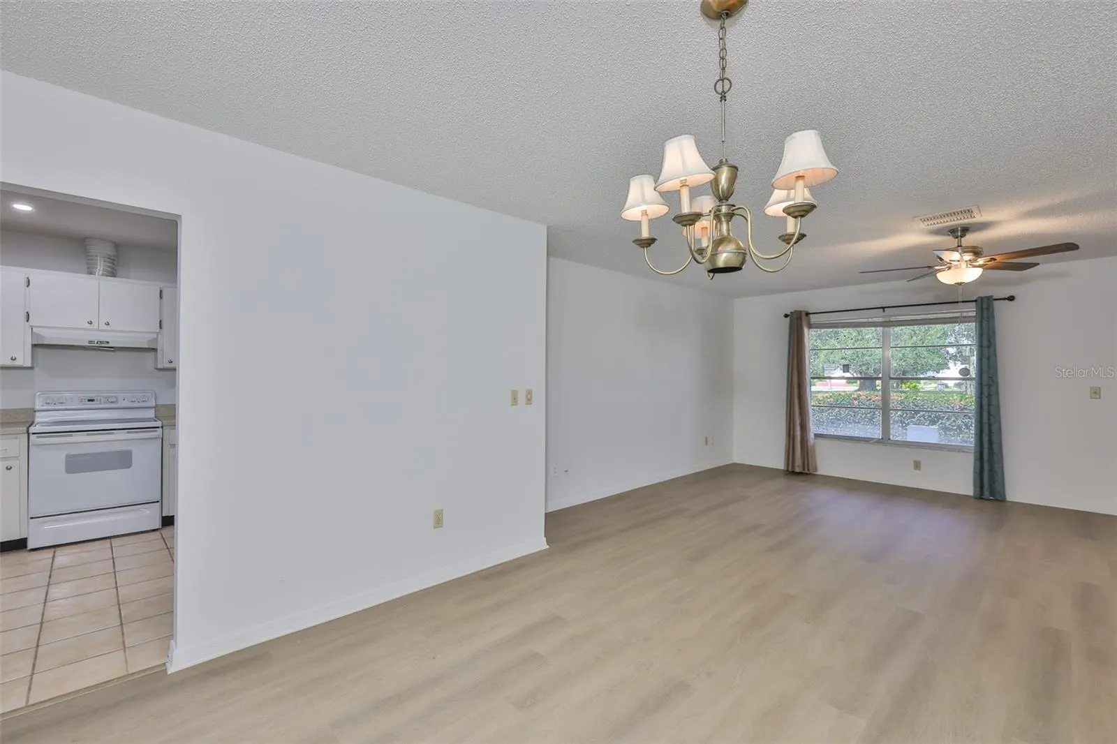 1219 WILD FEATHER LN