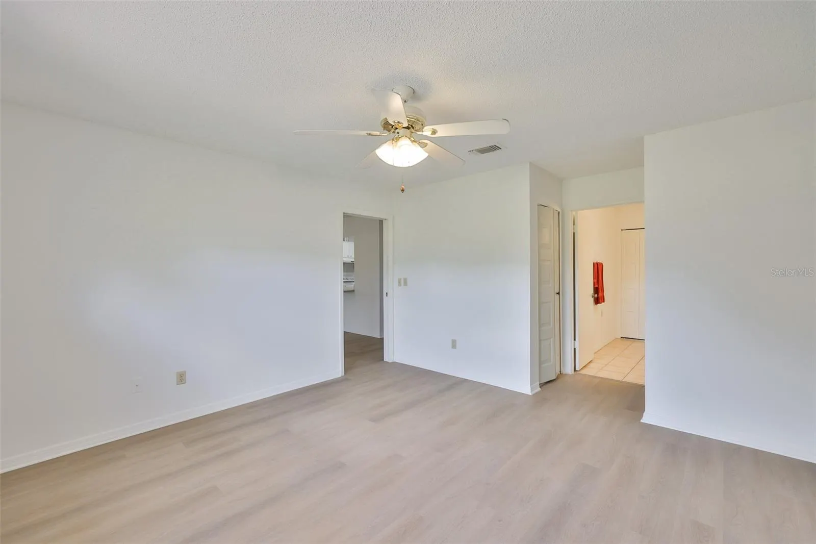 1219 WILD FEATHER LN