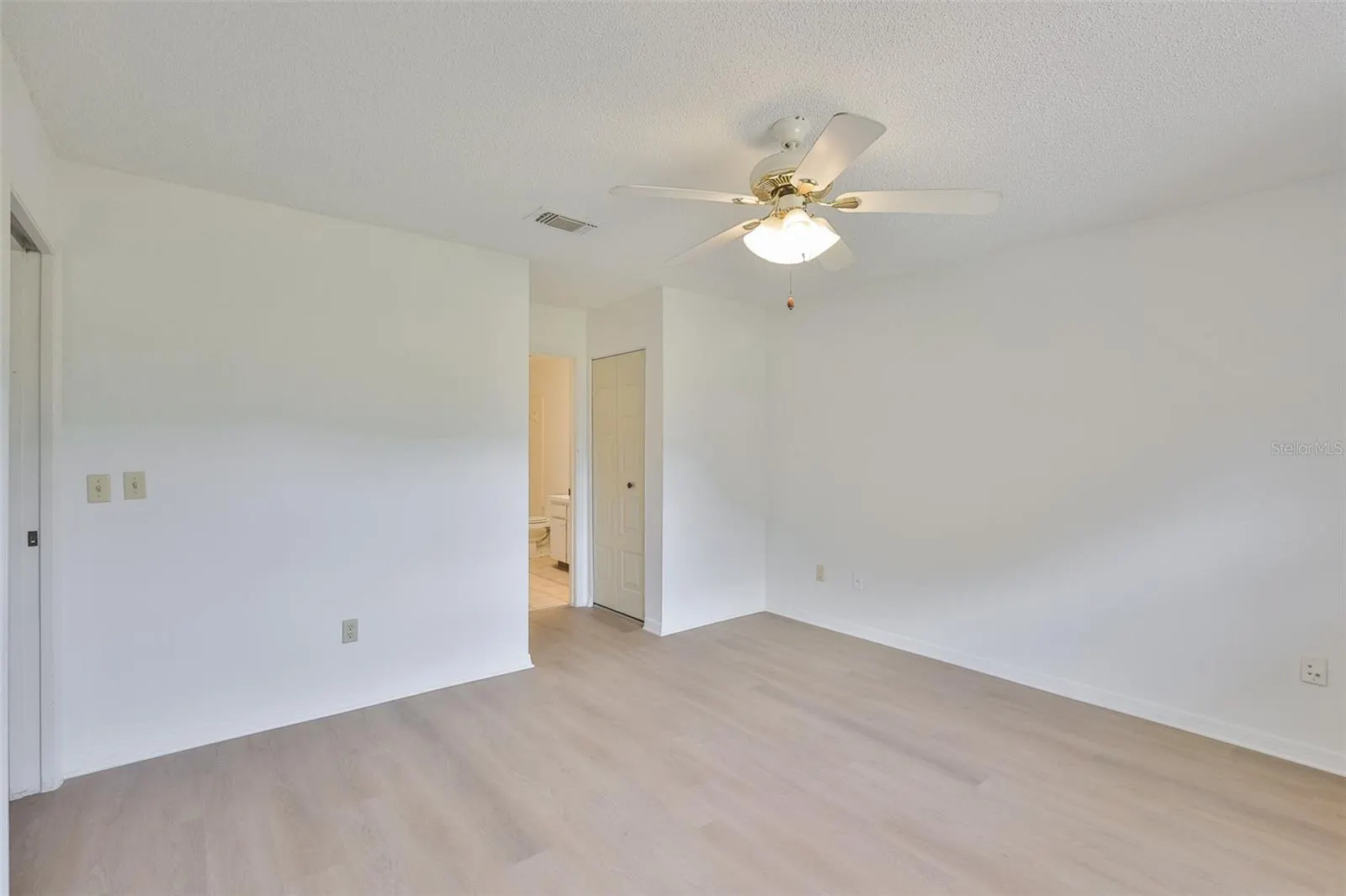 1219 WILD FEATHER LN