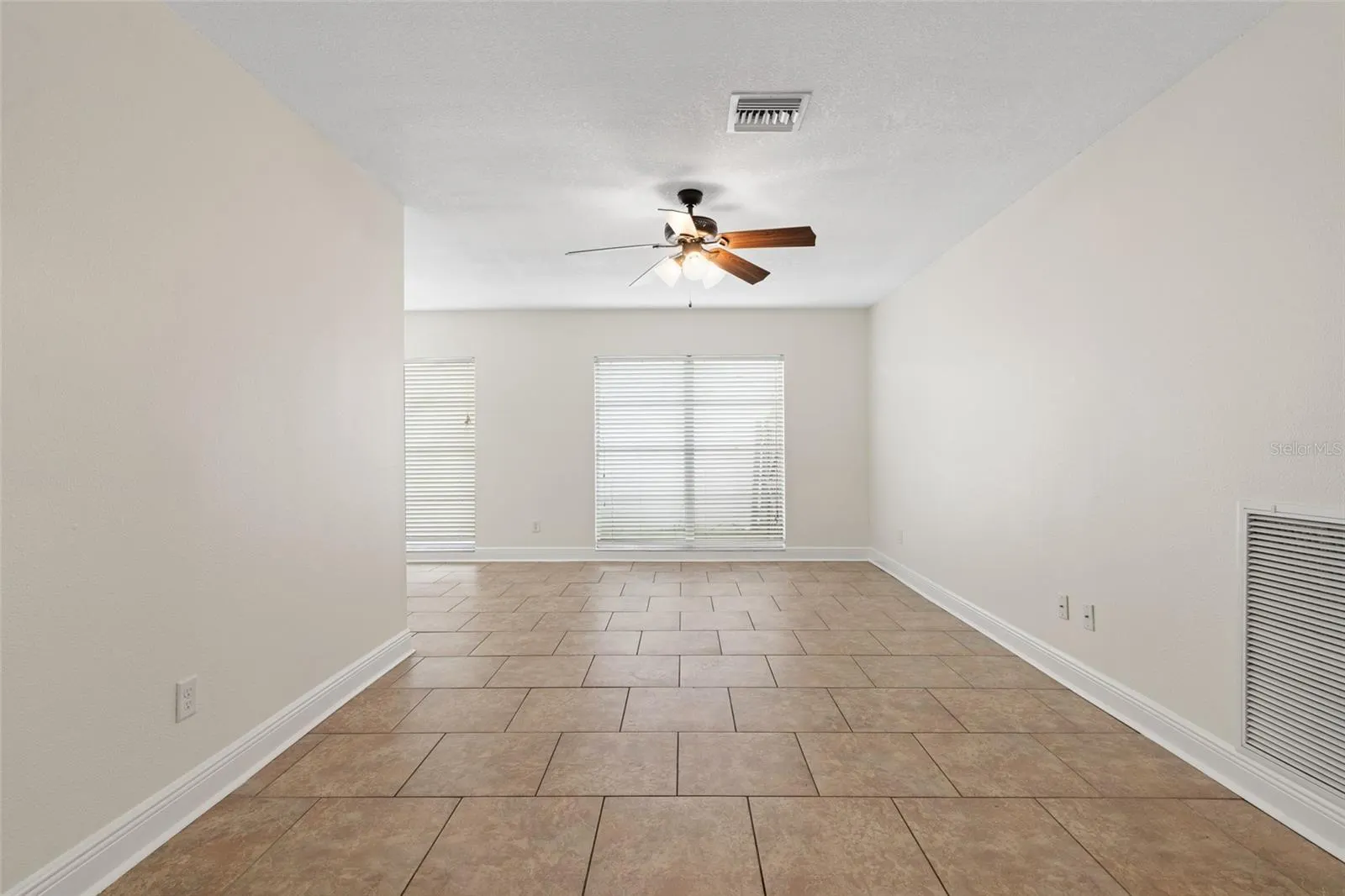 7328 SUNSHINE CIR