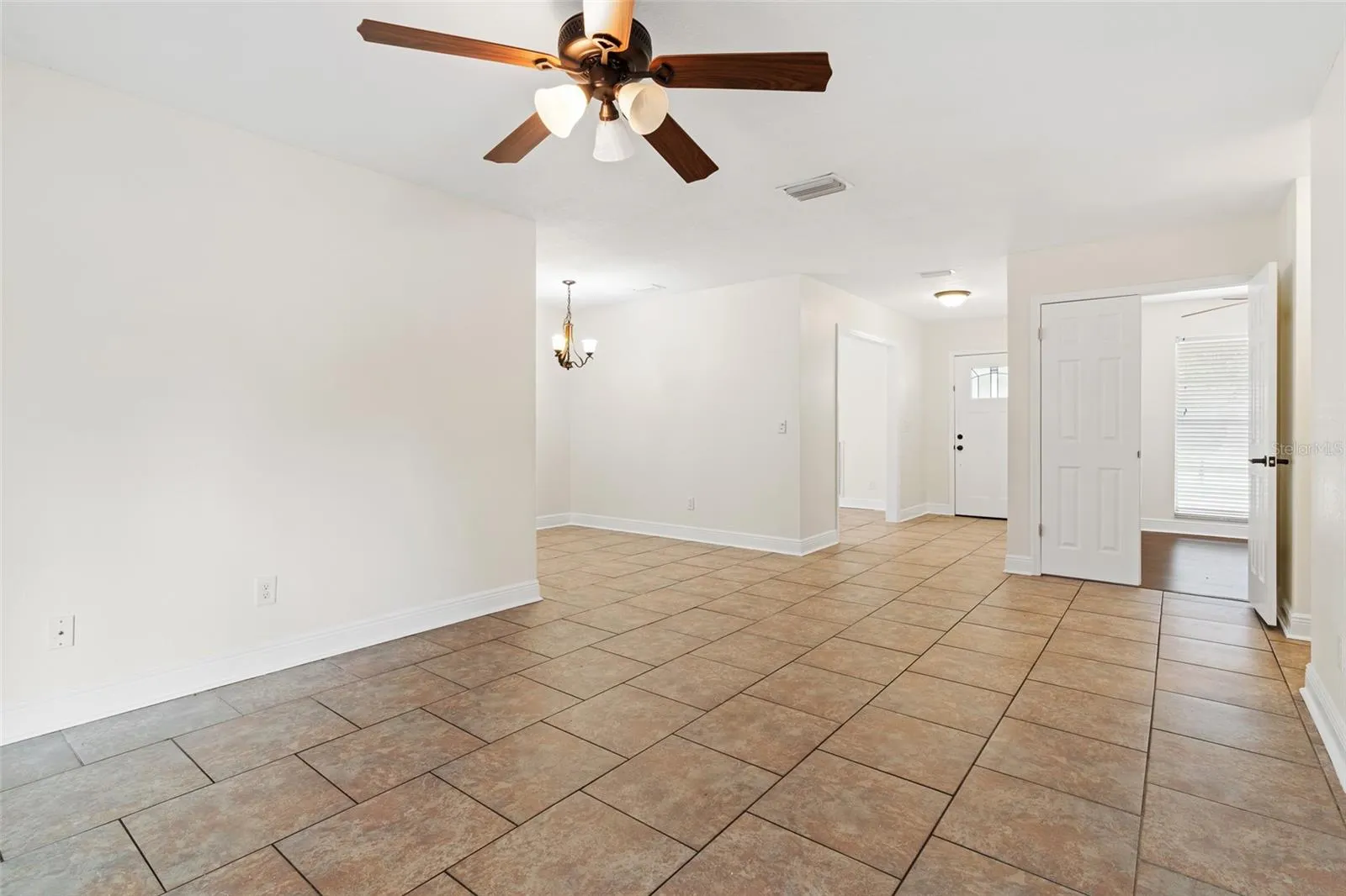 7328 SUNSHINE CIR