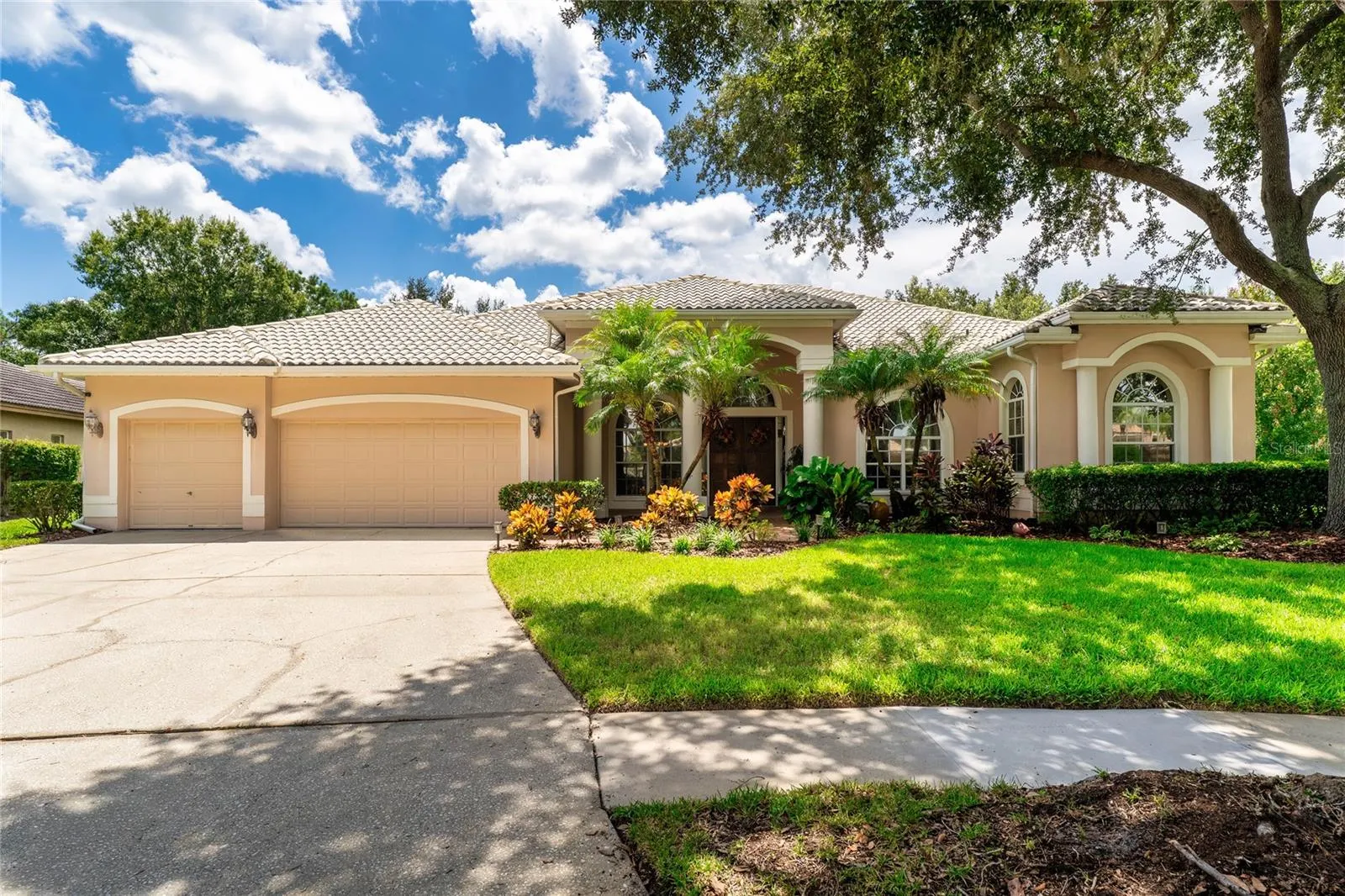 9117 WOODRIDGE RUN DR
