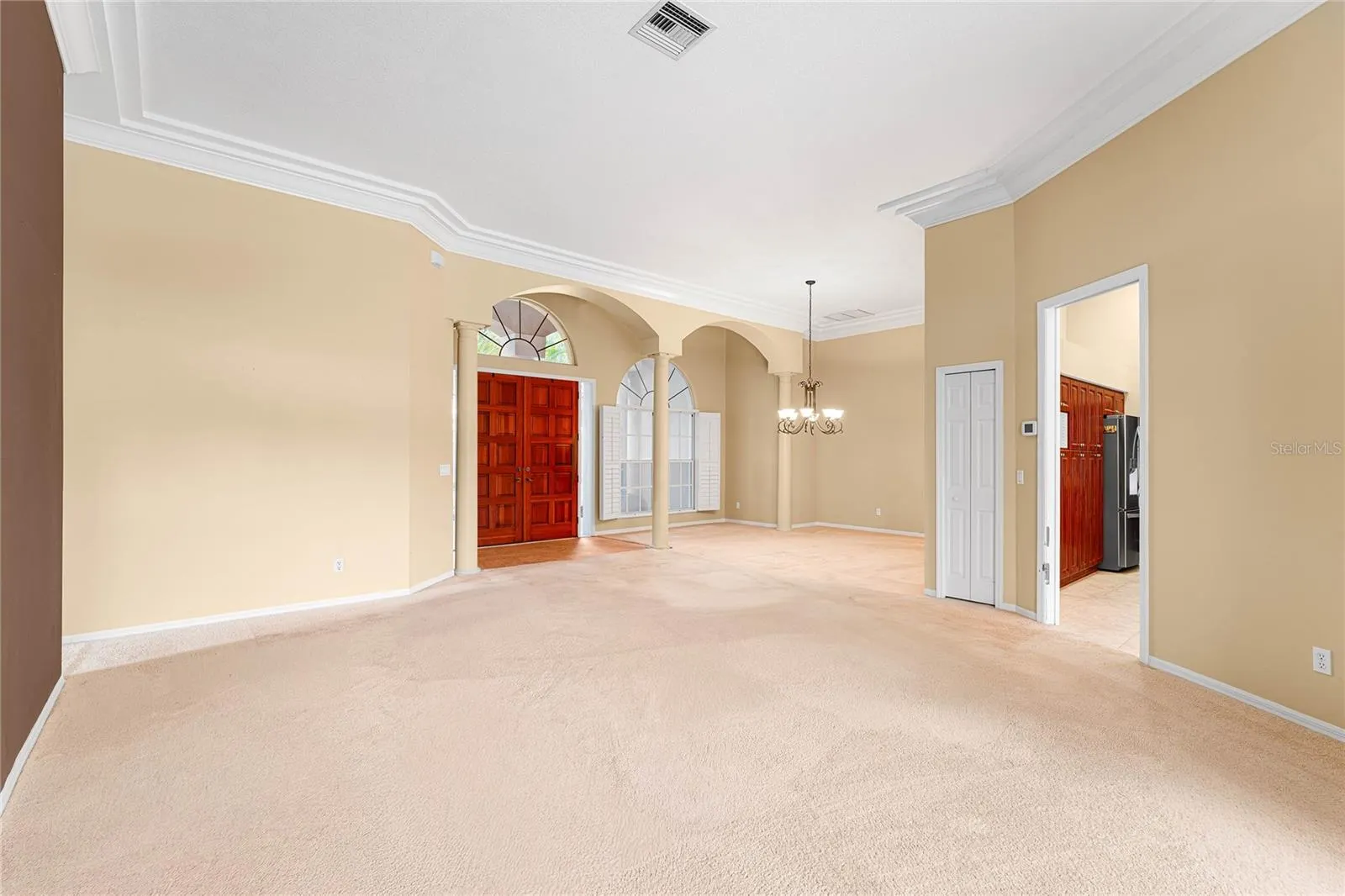 9117 WOODRIDGE RUN DR
