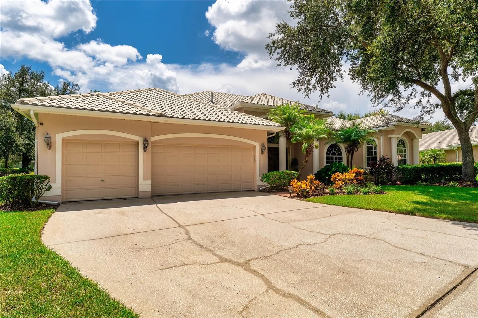 9117 WOODRIDGE RUN DR