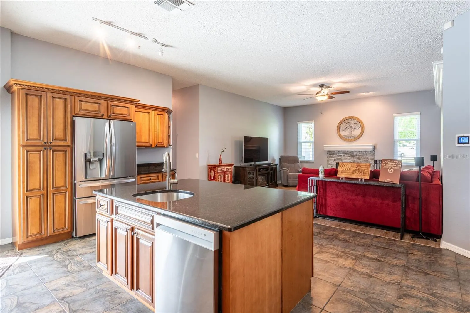 715 JESSANDA CIR