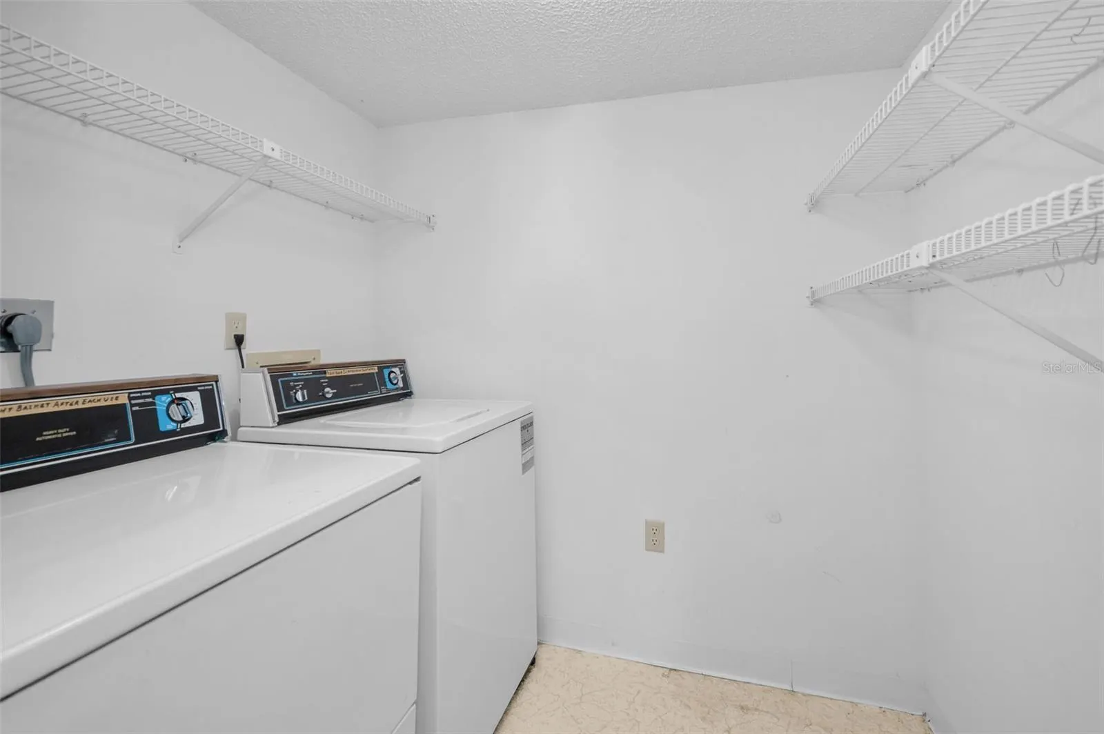1441 PINE GLEN LN #E2, #E2