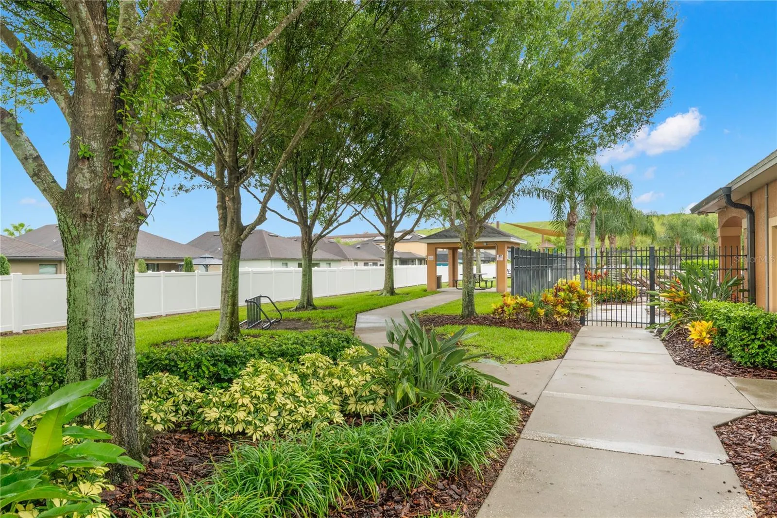 14245 ALISTAR MANOR DR