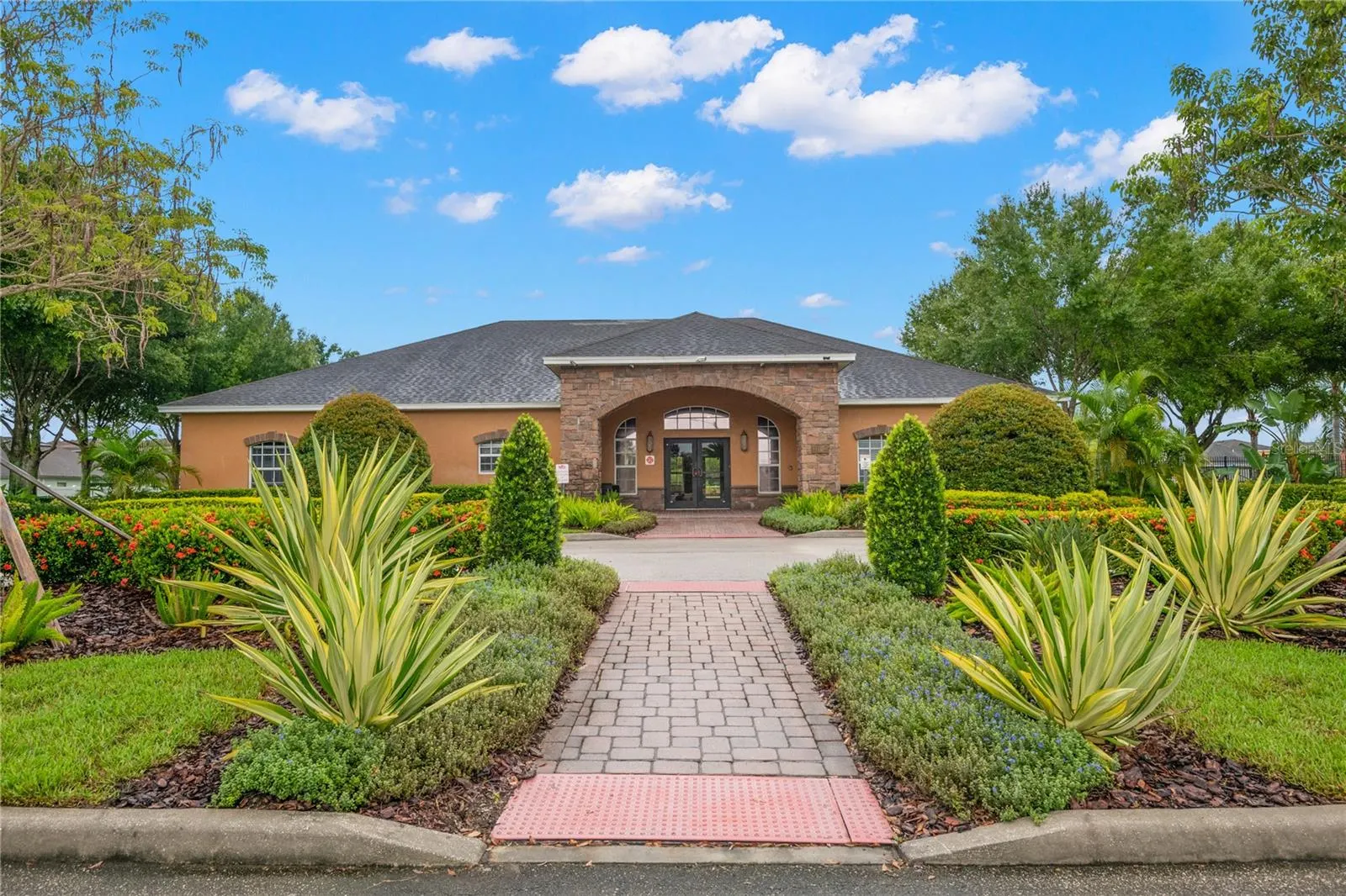 14245 ALISTAR MANOR DR
