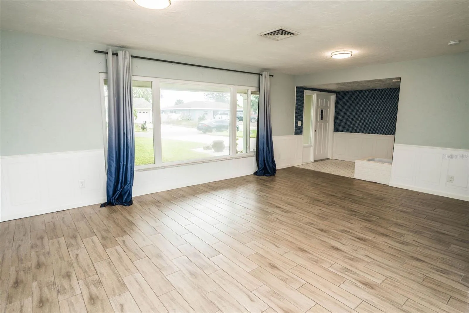 6322 BALBOA LN