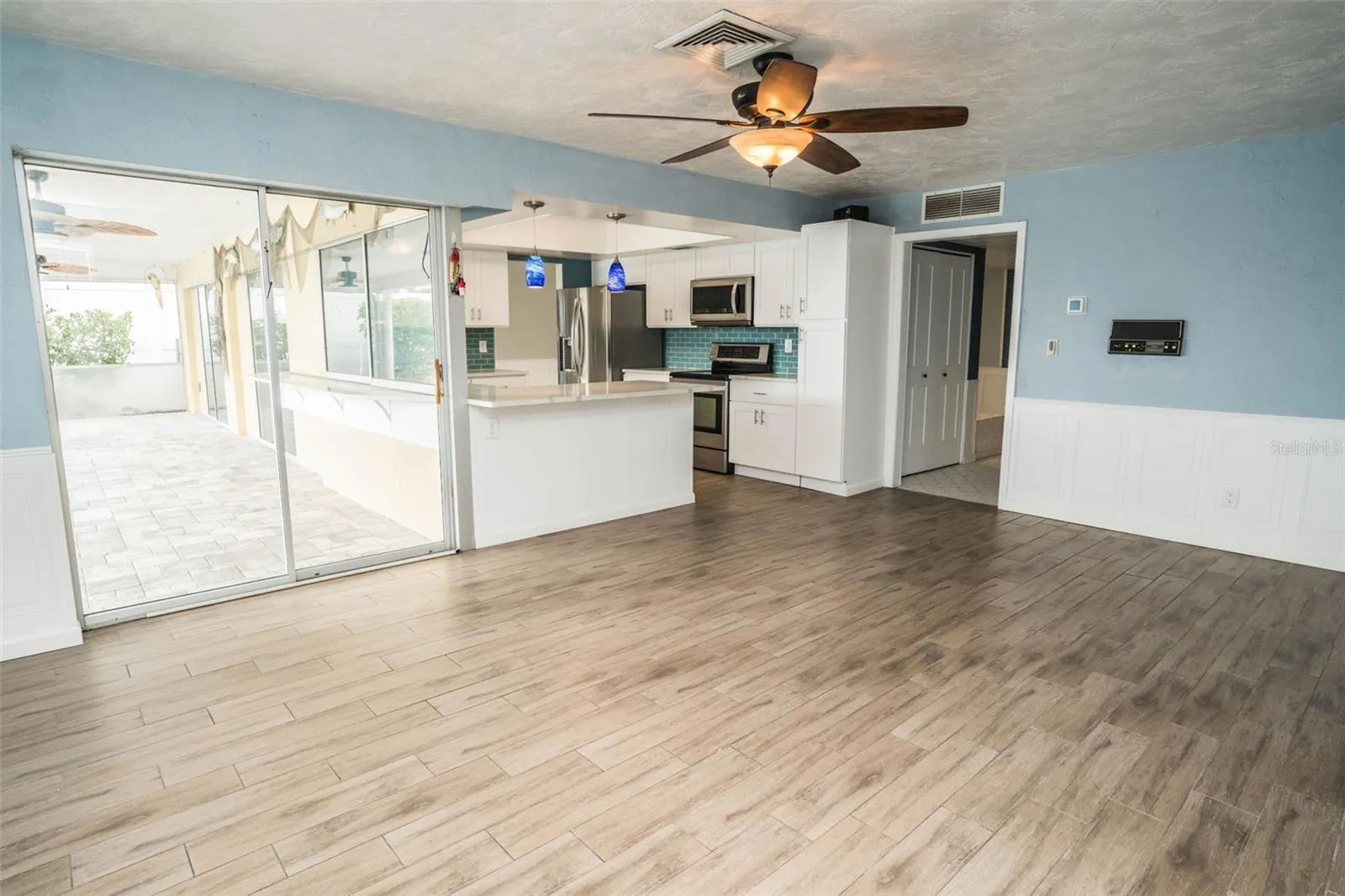 6322 BALBOA LN