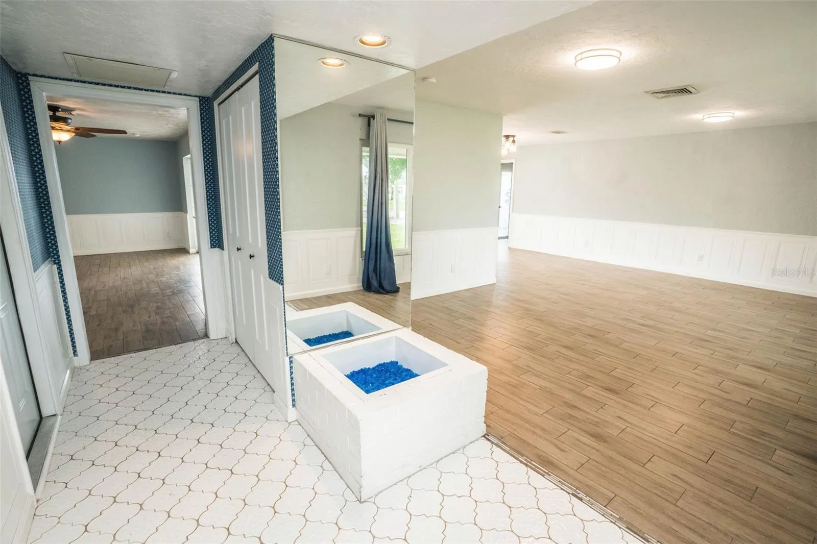 6322 BALBOA LN