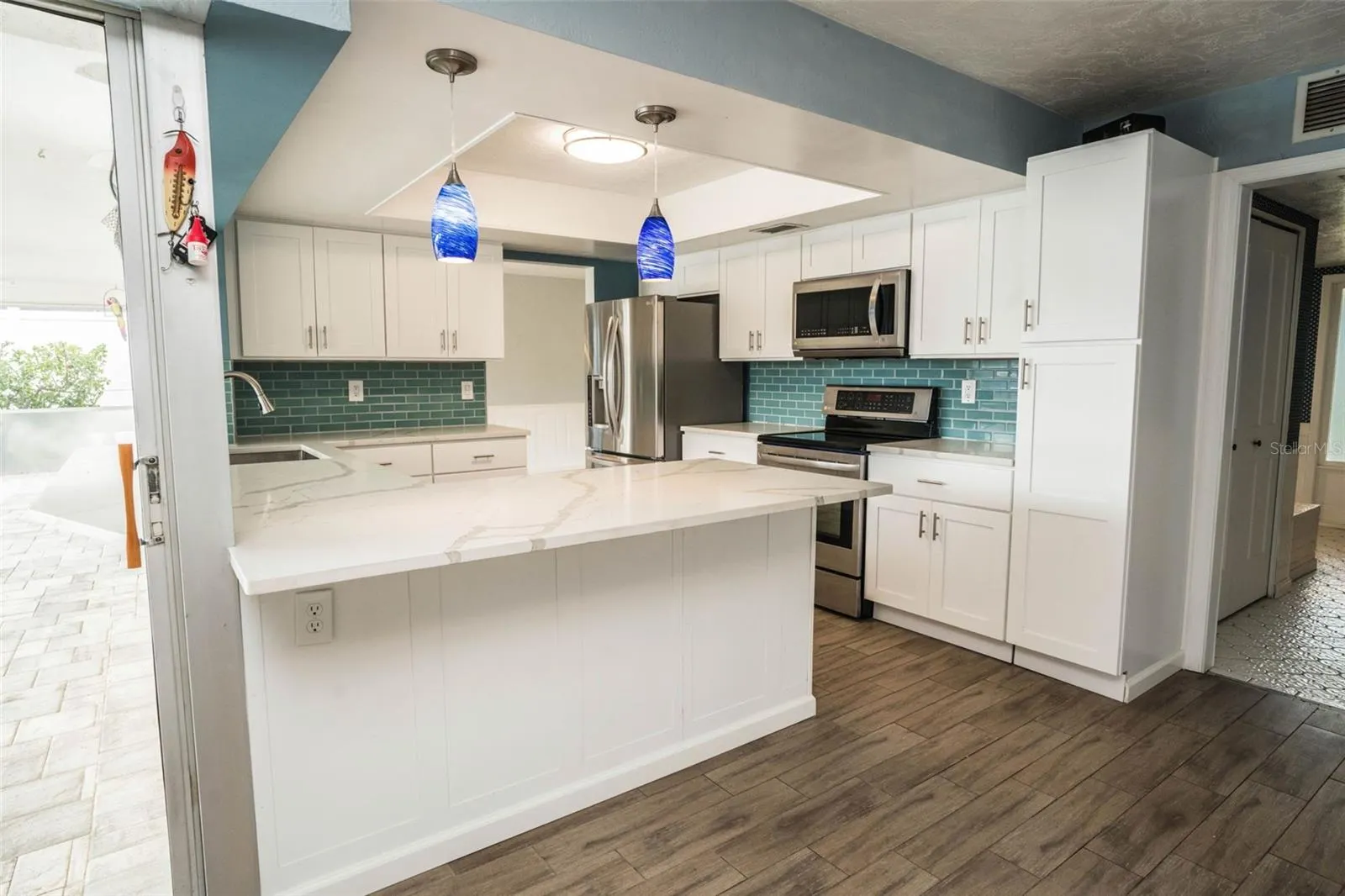6322 BALBOA LN
