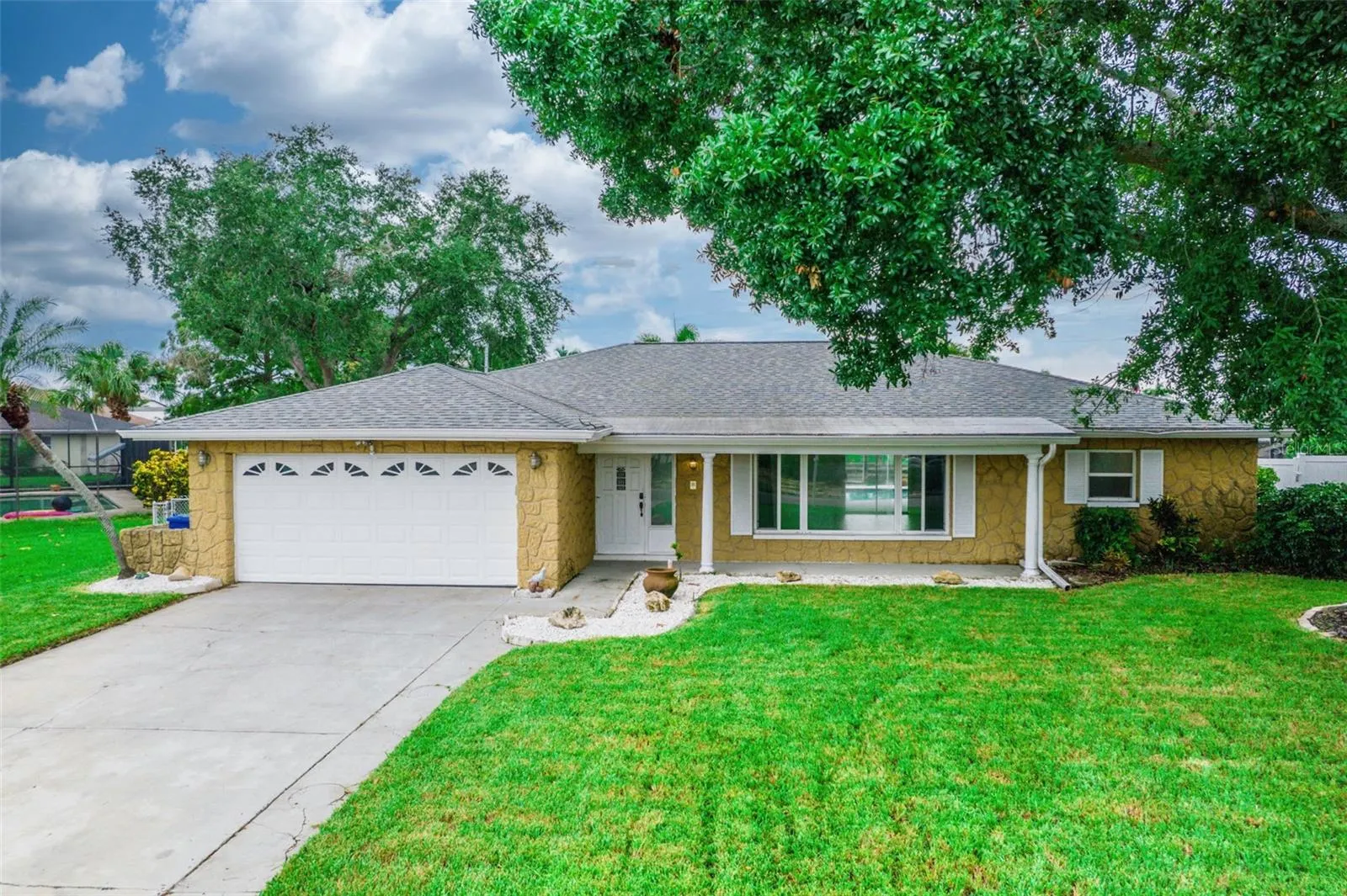 6322 BALBOA LN