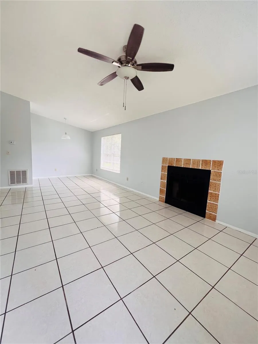 4013 DREAM OAK PL #201, #201