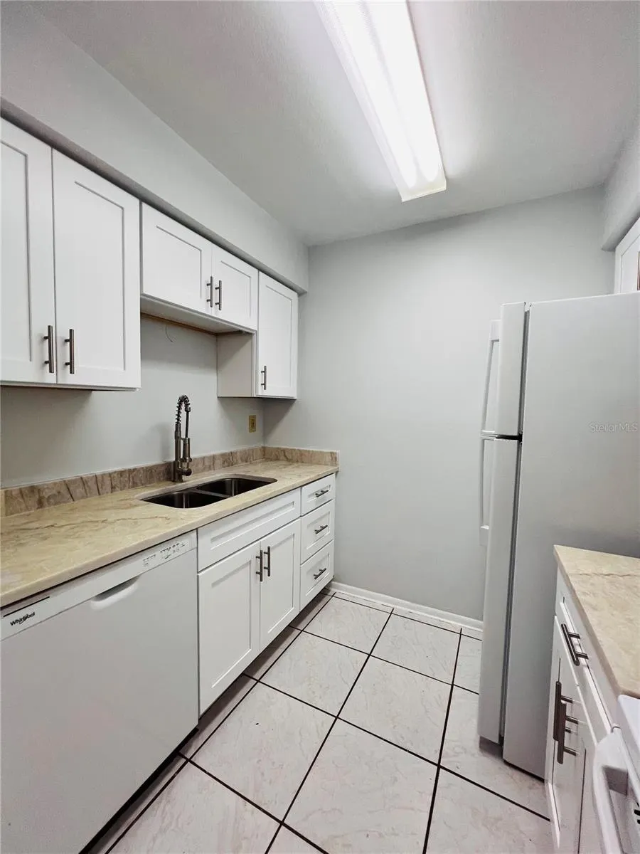 4013 DREAM OAK PL #201, #201