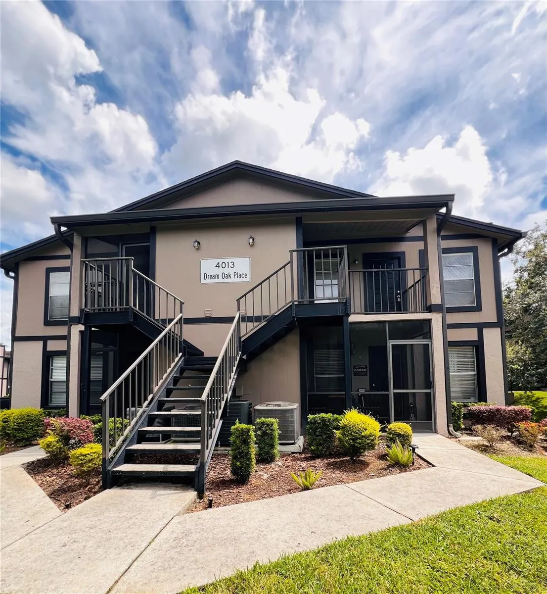 4013 DREAM OAK PL #201, #201