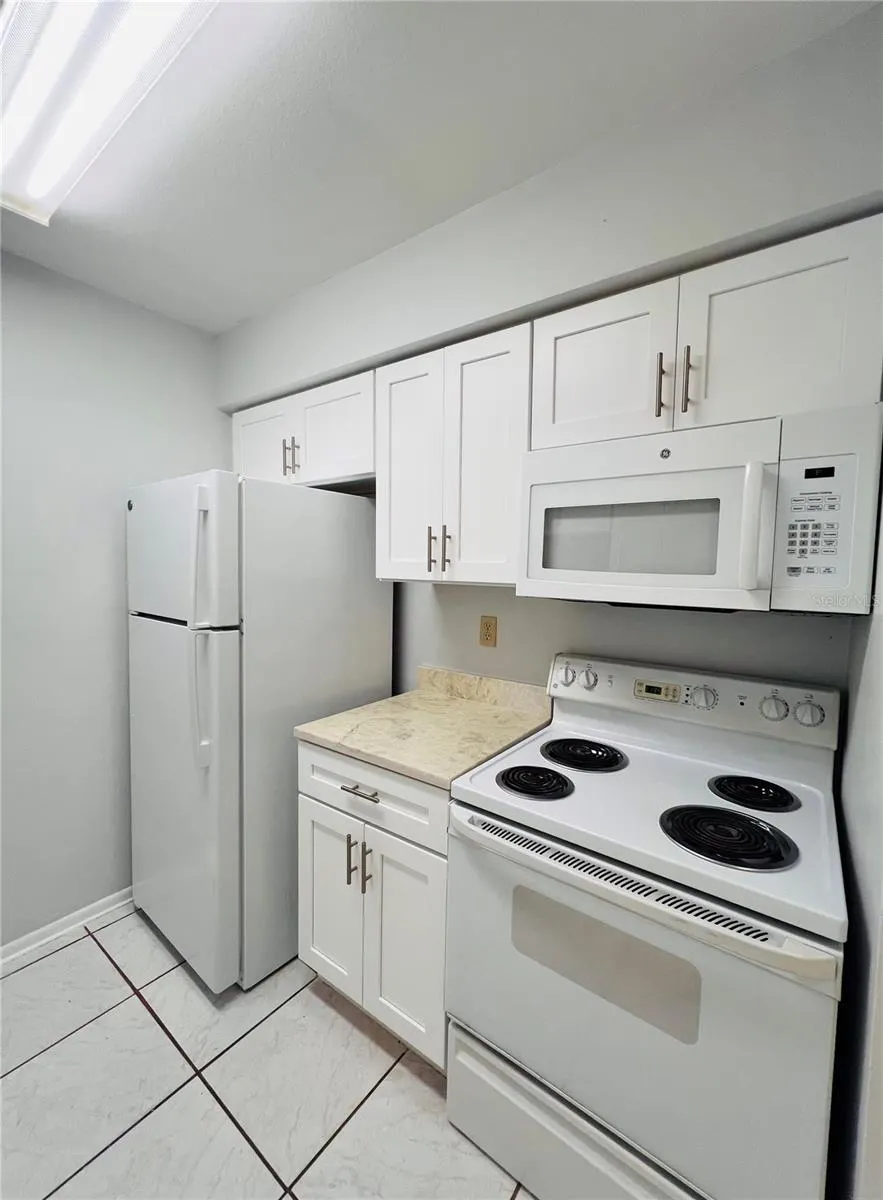 4013 DREAM OAK PL #201, #201